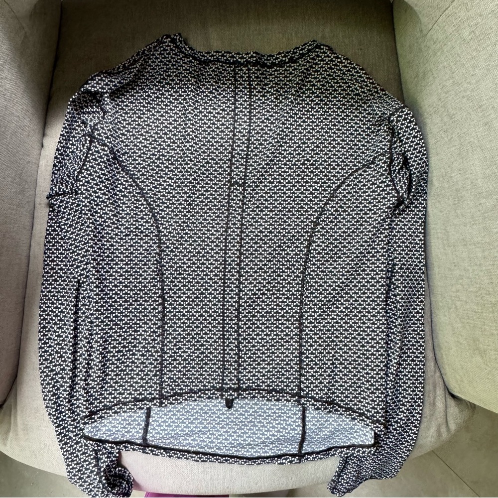 Lululemon On Pace Long Sleeve Size 6 - Picture 3 of 3
